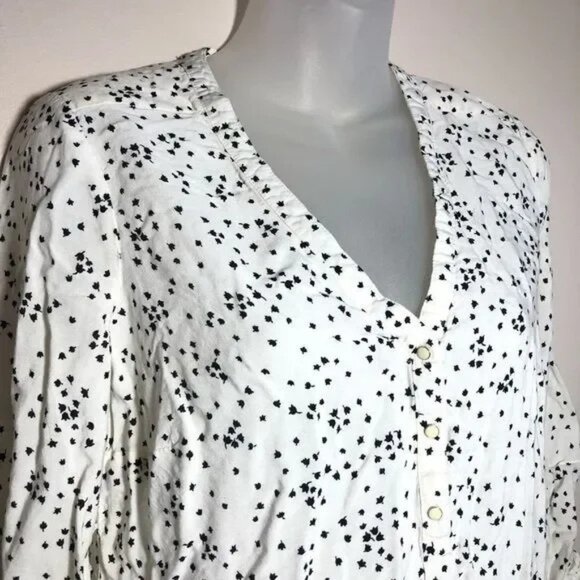 MOTHERHOOD MATERNITY WHITE/BLACK FLORAL TOP SMALL - Picture 2 of 3